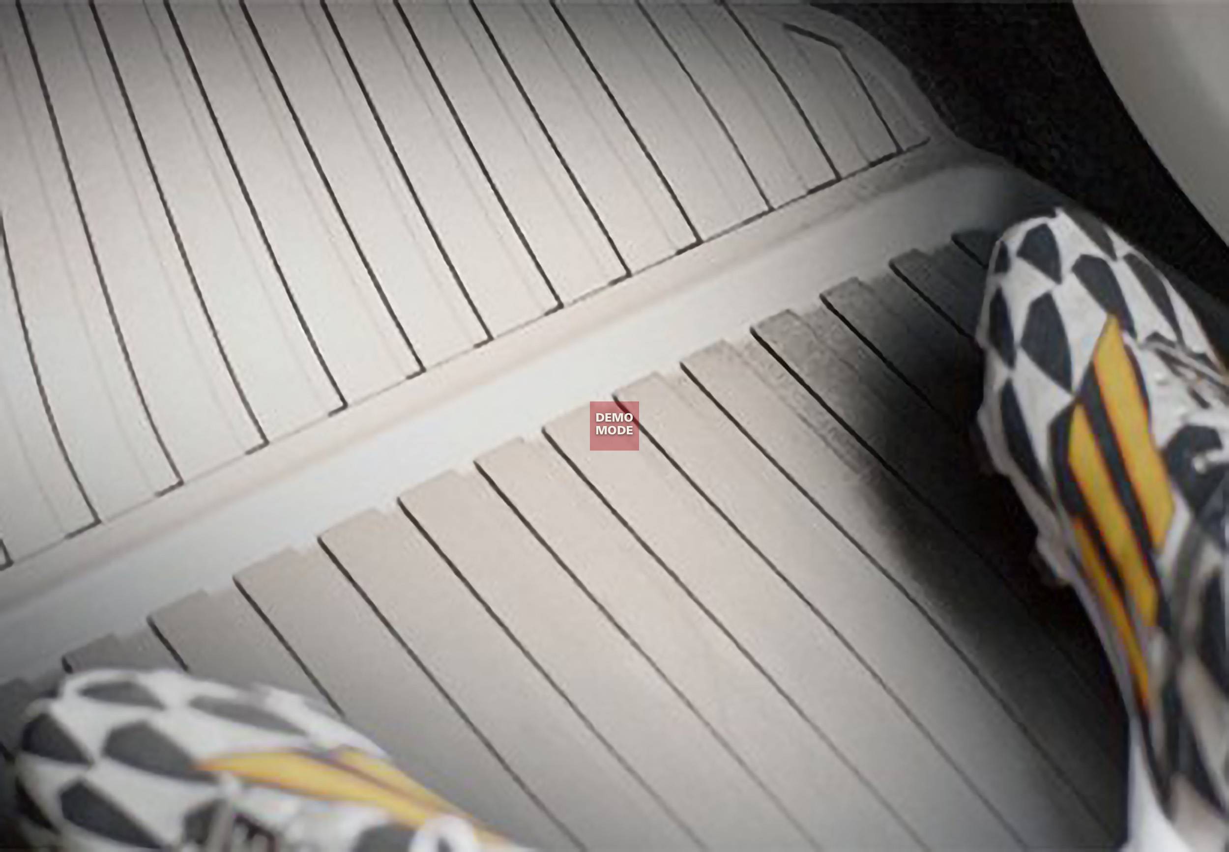 Heledad plastikust põrandamattide komplekt (neli põrandamatti ja üks kesktunneli kate)