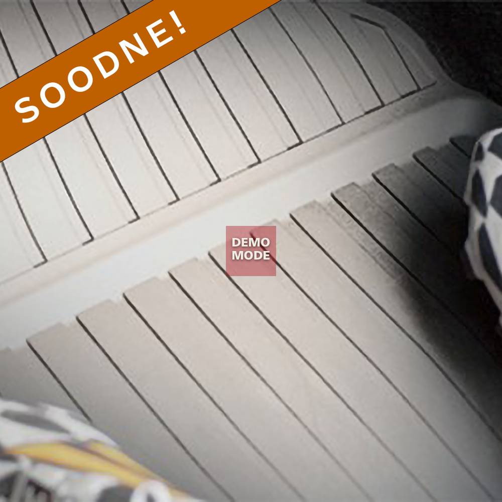 Plastikust põrandamatid 7-kohalise auto kolmandale reale (1 tk)