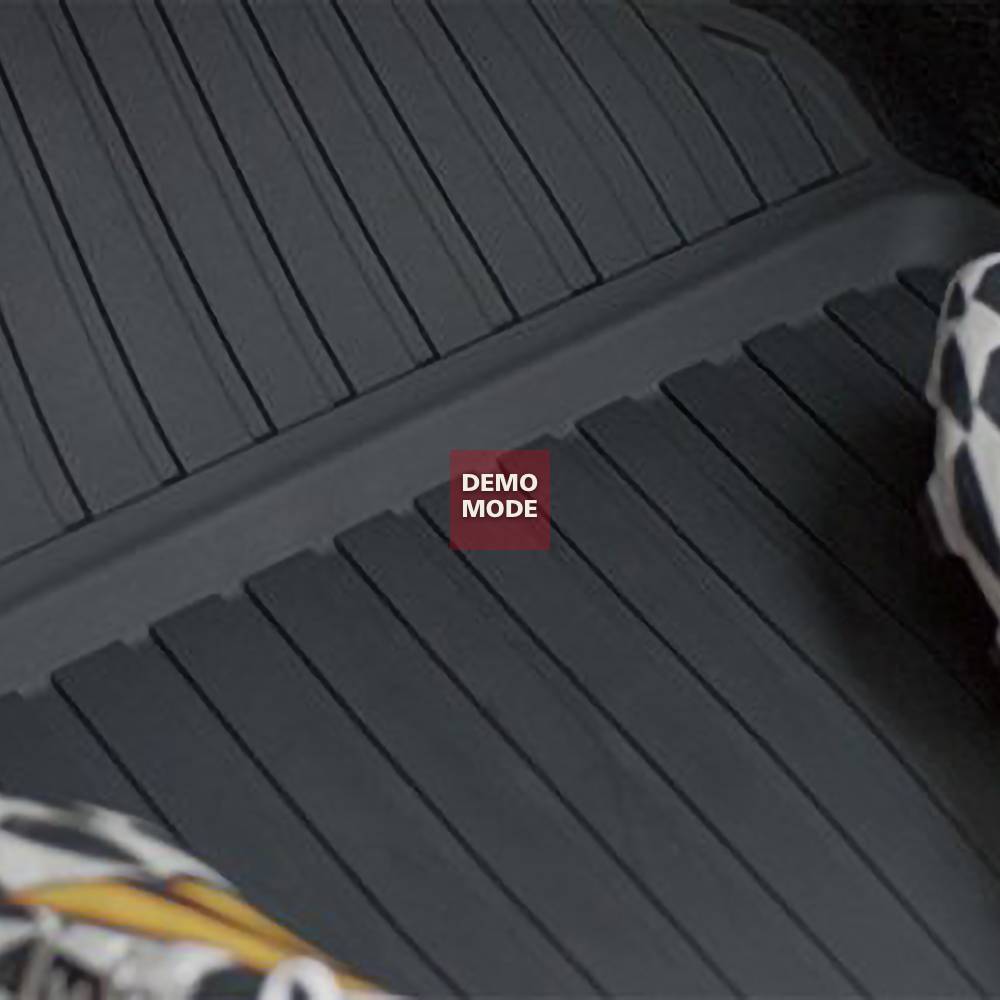 Tumehallist plastikust põrandamattide komplekt (neli põrandamatti ja üks kesktunneli kate)