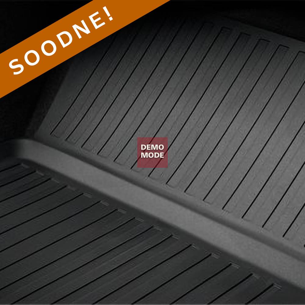 Plastikust põrandamatid (komplektis neli põrandamatti ja üks kesktunneli kate)