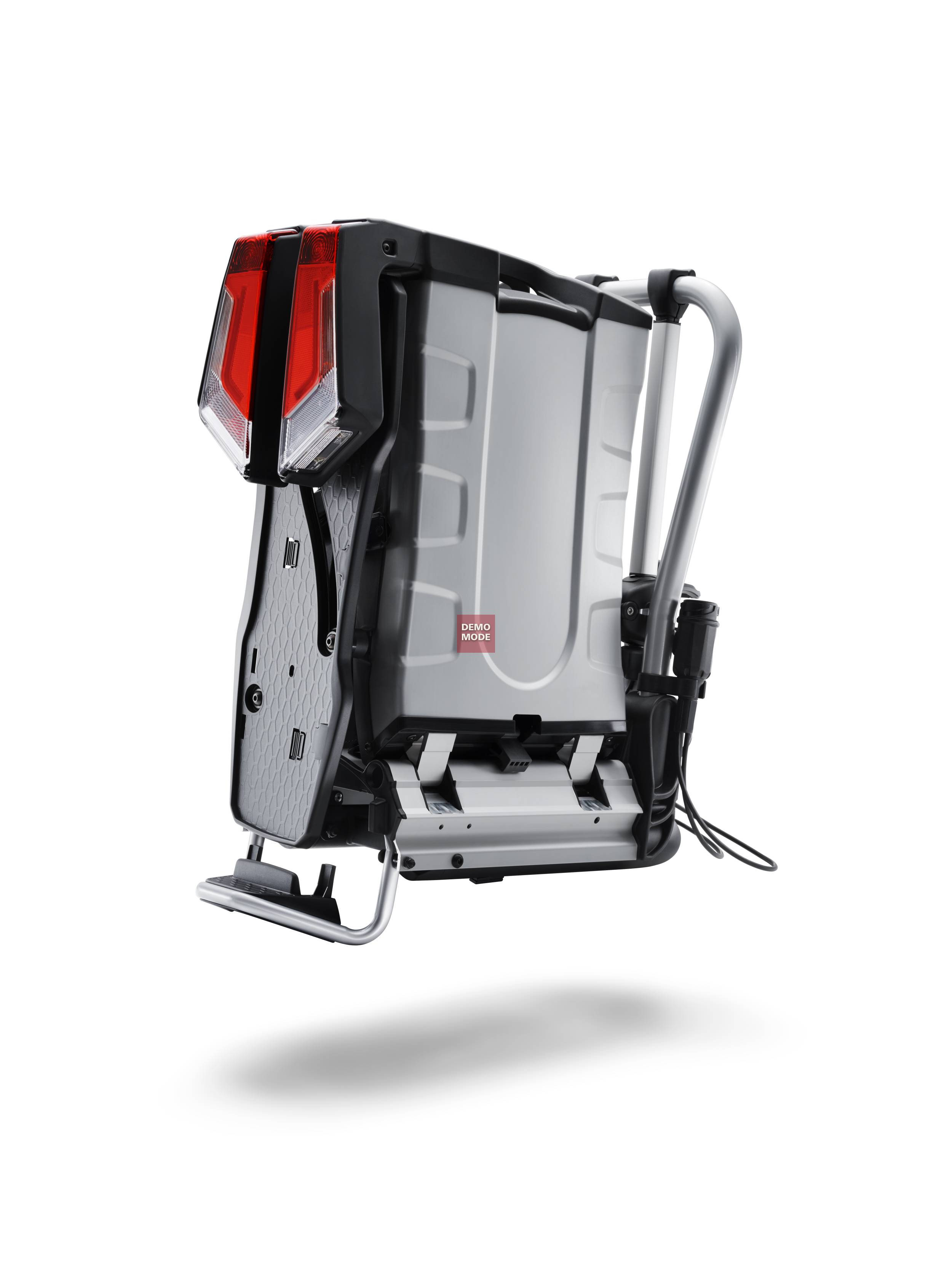 Veokonksule paigaldatav kokkupandav jalgrattahoidja kahele jalgrattale