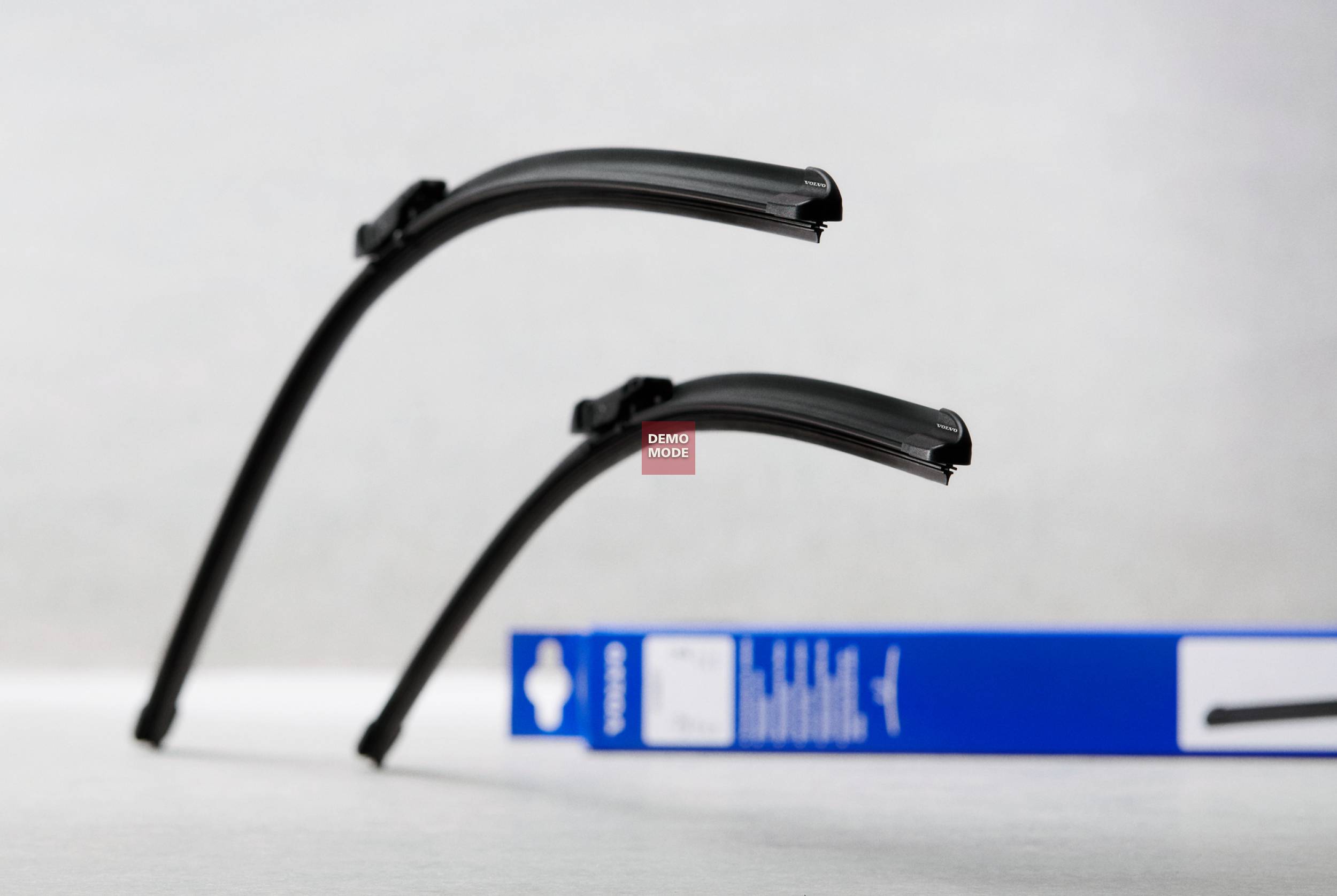 Klaasipuhastajate komplekt esiklaasile